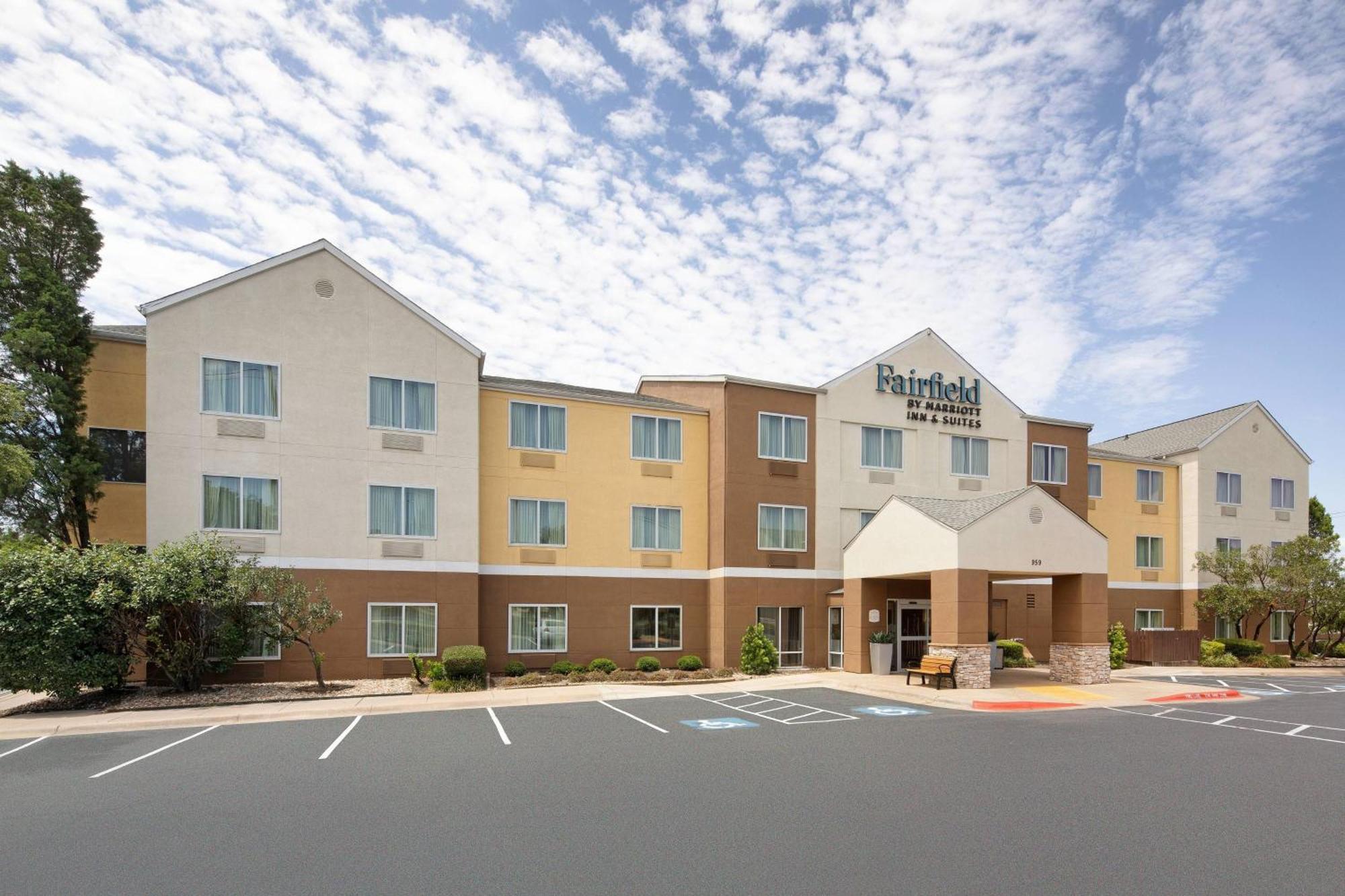 Fairfield Inn & Suites Austin University Area Exterior foto